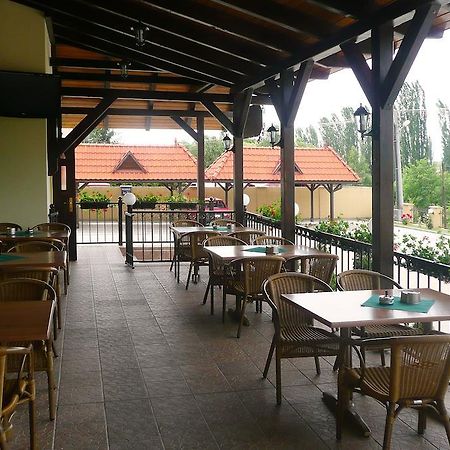 Penzion Kastiel Velky Krtis Bagian luar foto